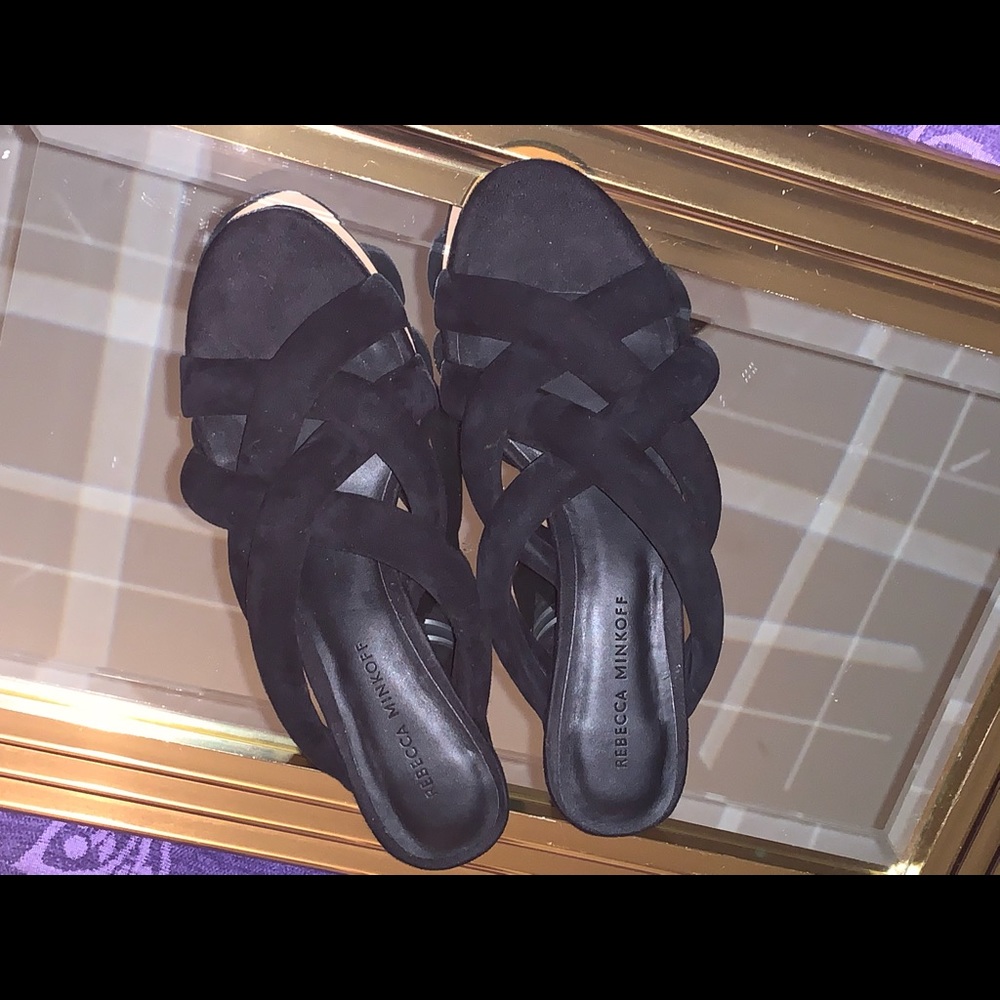 Black Pumps - Picture 11 of 12